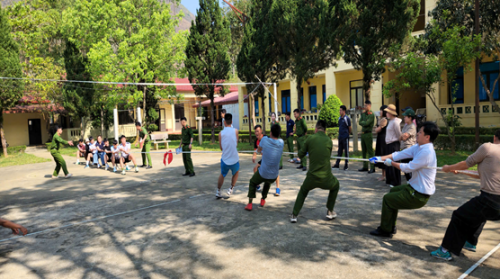 Kéo co nam, nữ giữa các đội thi