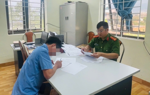 V.V.P làm việc tại cơ quan Công an