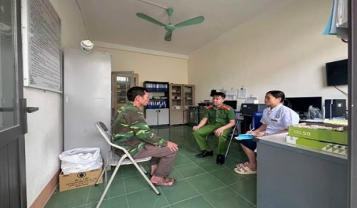 Công an xã Mường Than: Tăng cường quản lý người đang điều trị nghiện bằng thuốc thay thế Methadone
