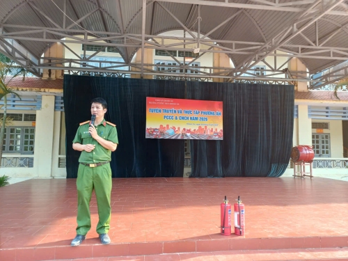 Công an xã Khoen On: tăng cường tuyên truyền công tác PCCC và CNCH trong học đường