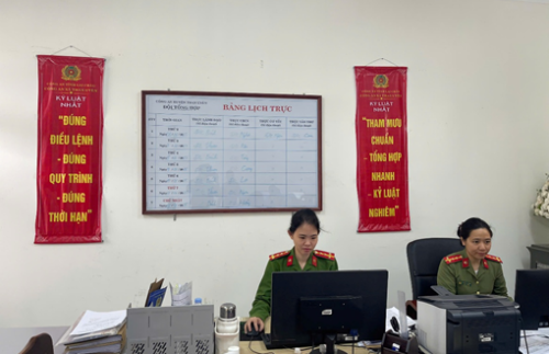 CBCS Tổ Tổng hợp Công an xã Than Uyên duy trì nền nếp làm việc, bảo đảm tham mưu chuẩn, tổng hợp nhanh, kỷ luật nghiêm.