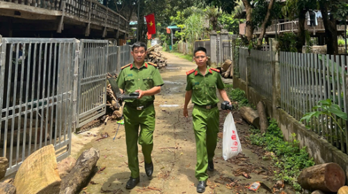 Công an xã Nậm Mạ đẩy mạnh thu nhận, kích hoạt tài khoản định danh điện tử mức độ 2 cho nhân dân