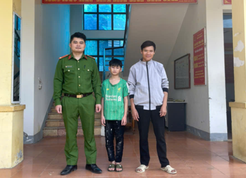 CAX Bình Lư xuyên đểm phối hợp tìm kiếm, đưa cháu bé bỏ nhà đi Bắc Ninh trở về an toàn