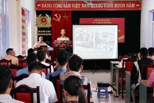 Tuyên truyền pháp luật về Luật trật tự, an toàn giao thông và hoạt động vận tải đường bộ