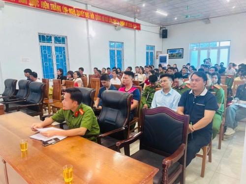 Công an xã khun há phối hợp tổ chức tập huấn, quyết tâm thực hiện thắng lợi đợt cao điểm kích hoạt, tích hợp giấy tờ vào tài khoản định danh điện tử mức độ 2