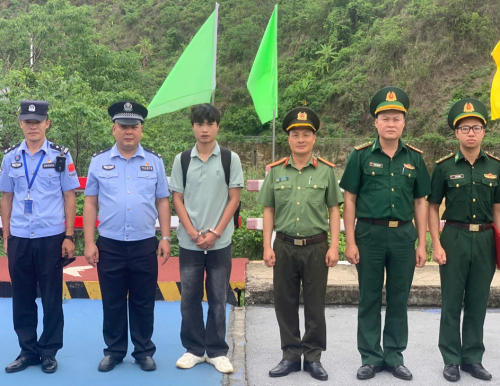 Công an tỉnh Lai Châu trao trả công dân Trung Quốc nhập cảnh trái phép