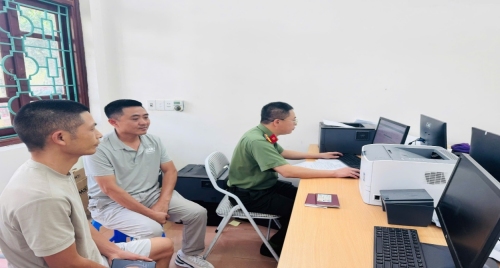 Phòng Quản lý xuất nhập cảnh tăng cường công tác cấp thủ tục cho người nước ngoài dịp lễ 30/4 và 01/5