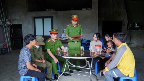 Công an xã Dào San đẩy mạnh tuyên truyền, phổ biến pháp luật đến Nhân dân.