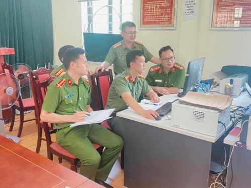 Phòng Hồ sơ nghiệp vụ Công an tỉnh làm việc tại xã Nậm Sỏ