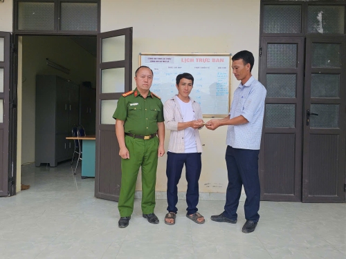 Nhặt được của rơi, trả lại người đánh mất