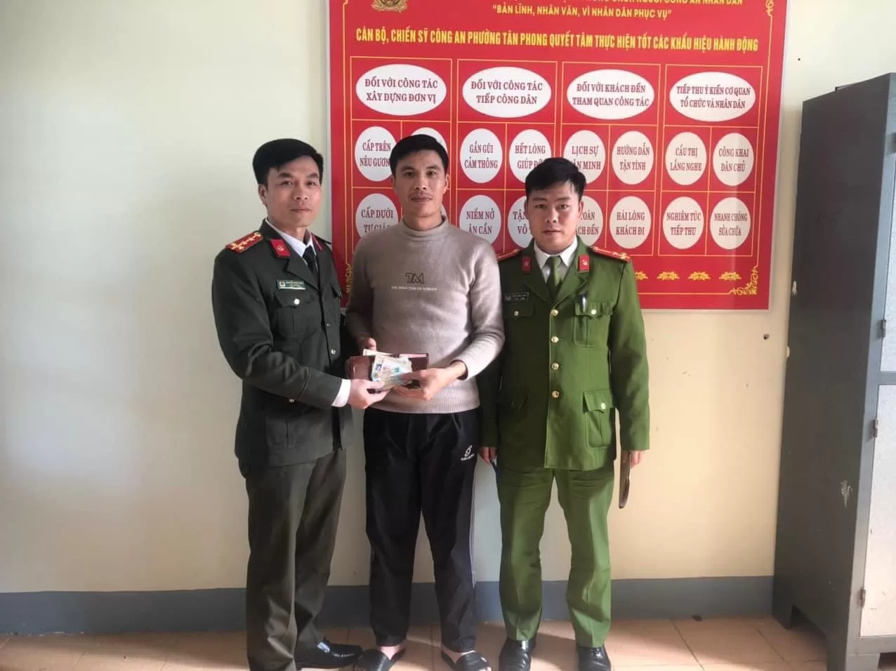 Gương người tốt việc tốt