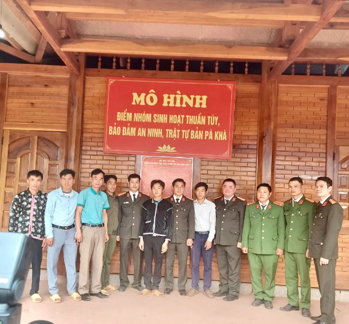 Ra mắt mô hình “Điểm sinh hoạt tôn giáo thuần túy, bảo đảm ANTT” tại bản Pà Khà, xã Tà Tổng