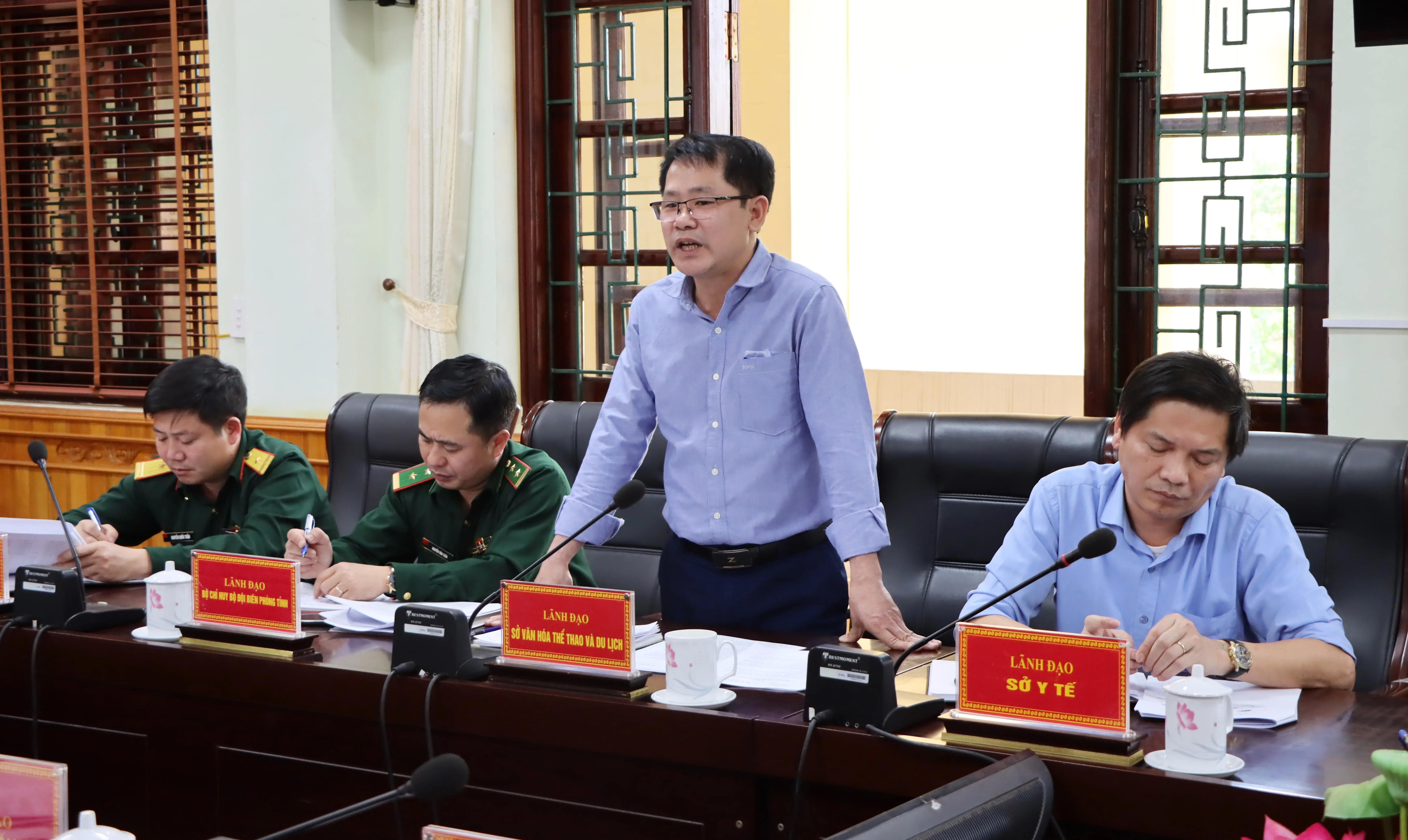 Đại diện lãnh đạo Sở Văn hóa, Thể thao và Du lịch phát biểu tại cuộc họp