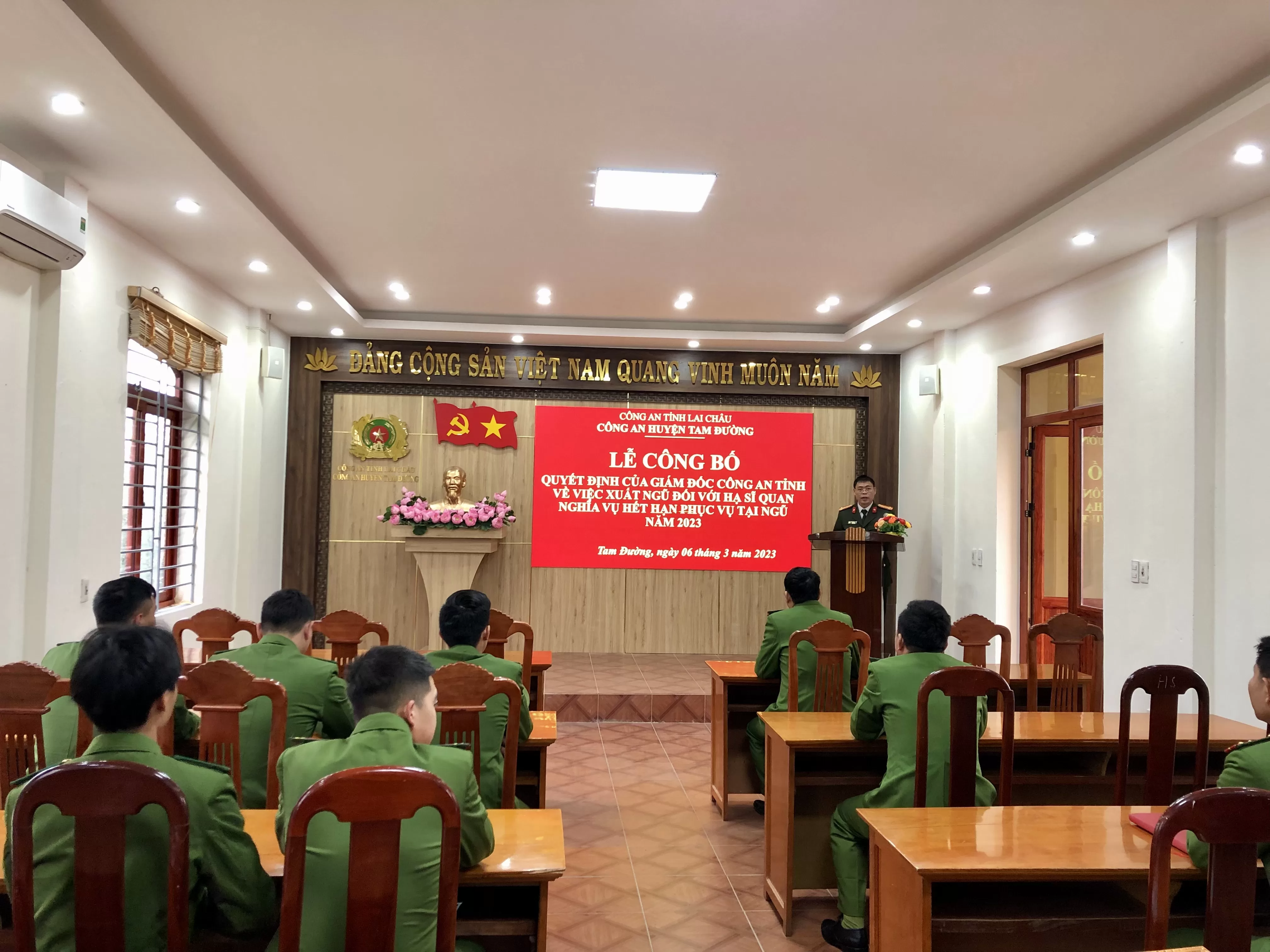 Quang cảnh Lễ công bố