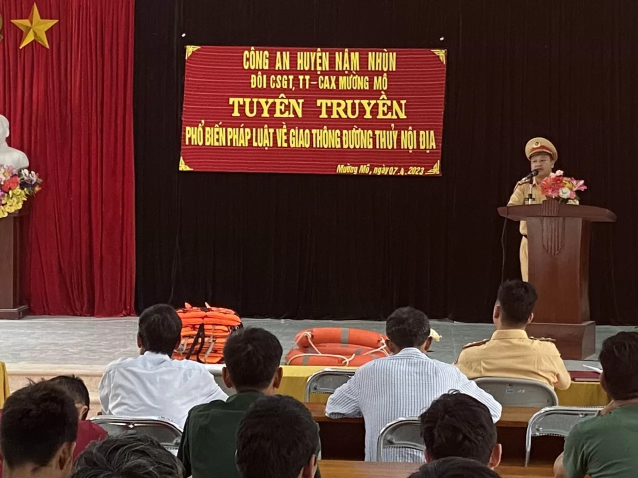 Tuyên truyền Luật giao thông đường thủy nội địa