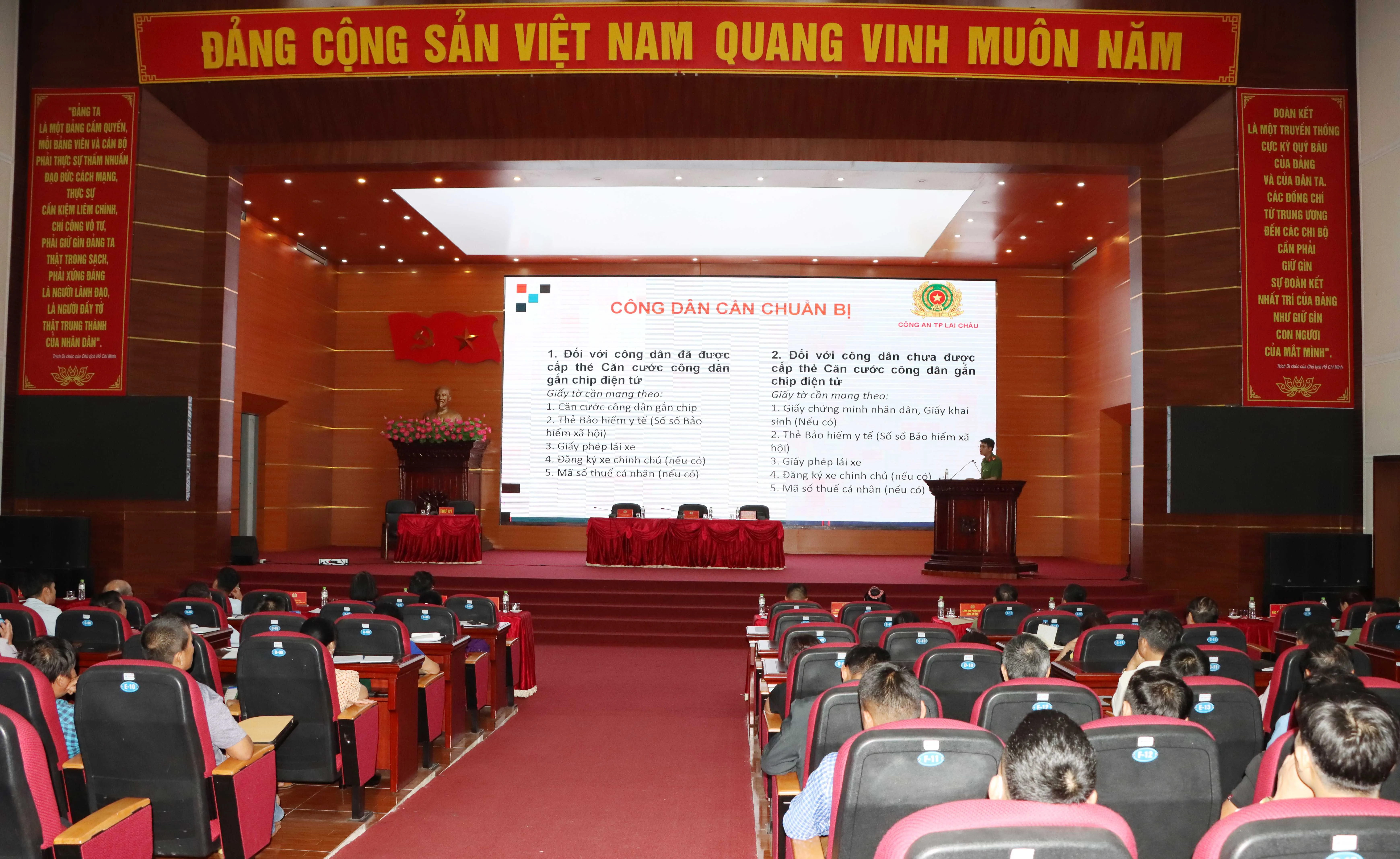 Tuyên truyền công tác thu nhận hồ sơ cấp Căn cước công dân, Định danh điện tử và kích hoạt tài khoản định danh điện tử trên địa bàn thành phố Lai Châu