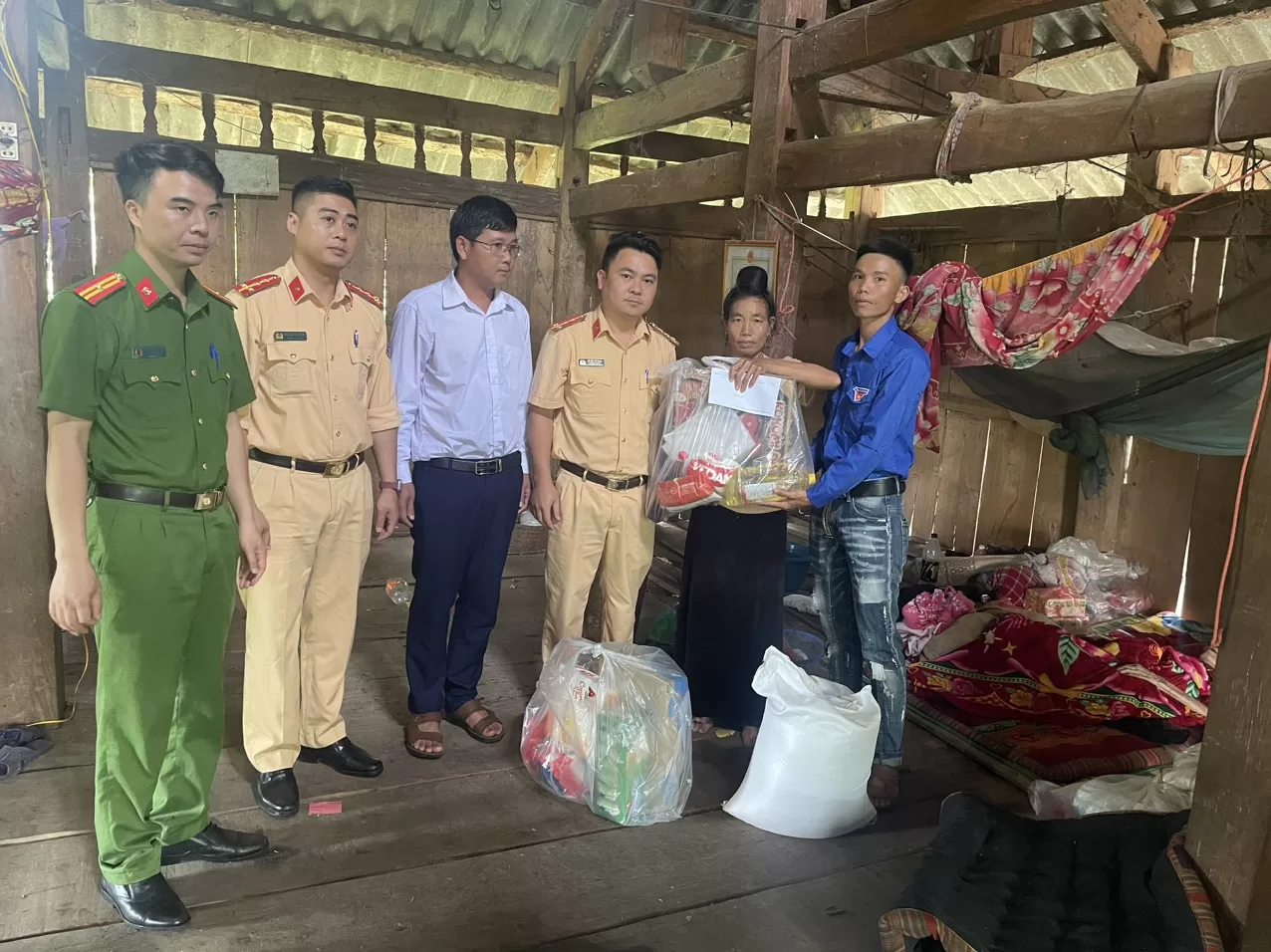 Phát huy tinh thần tương thân, tương ái giữa Công an và nhân dân