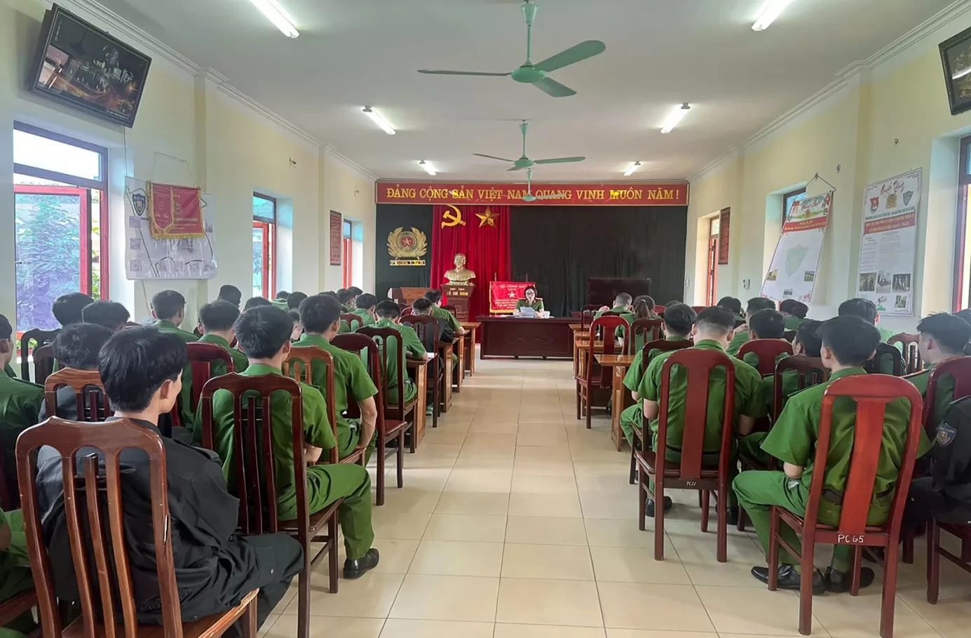 Toàn cảnh buổi sinh hoạt