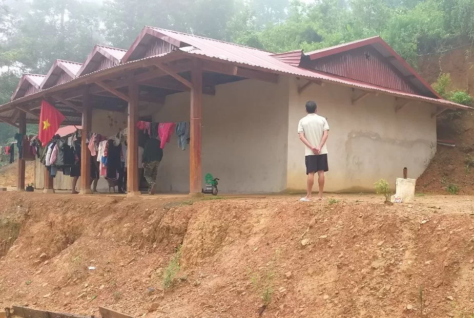 Căn nhà bị sạt lở của anh Vàng Ha Tư