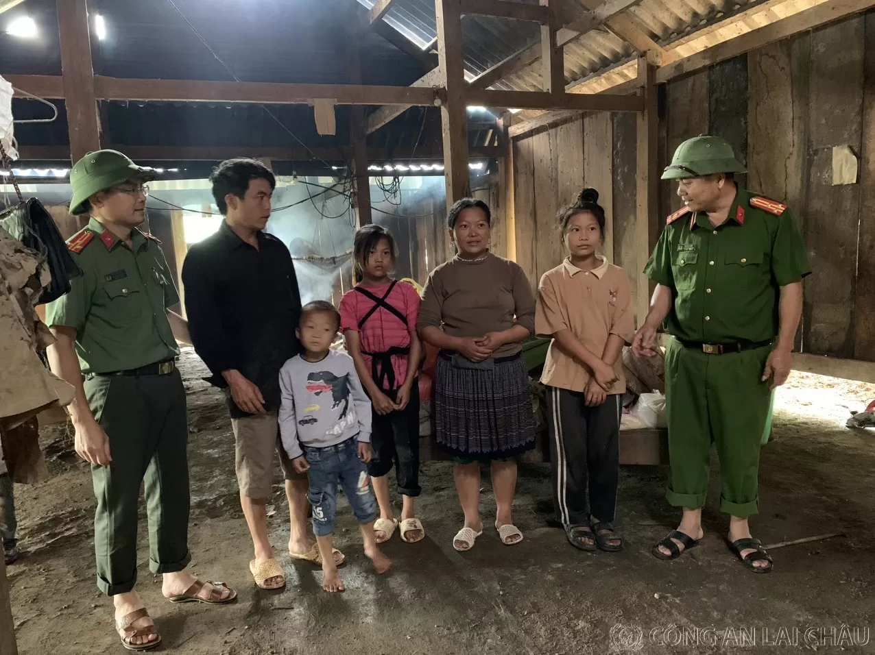 Động viên các gia đình ổn định cuộc sống