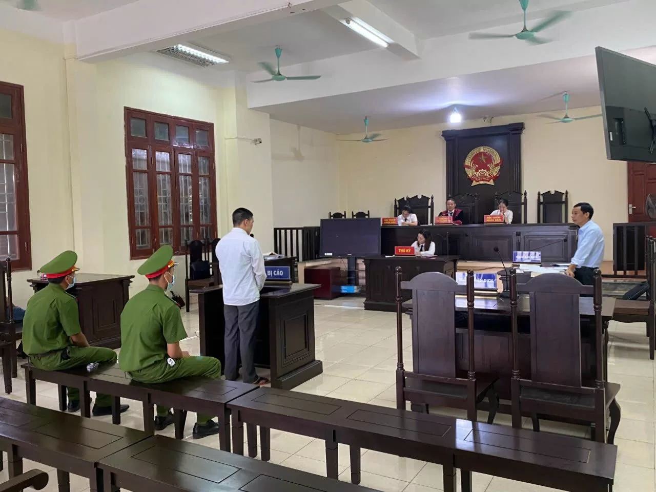 15 tháng tù giam vì Tổ chức cho người khác nhập cảnh trái phép