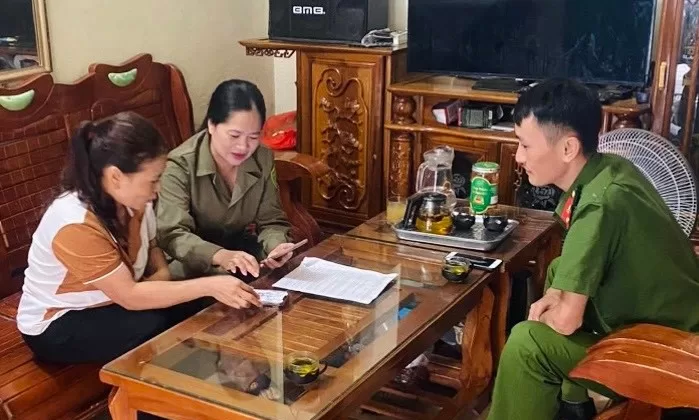Nữ bảo vệ dân phố tận tâm, nhiệt tình với công việc