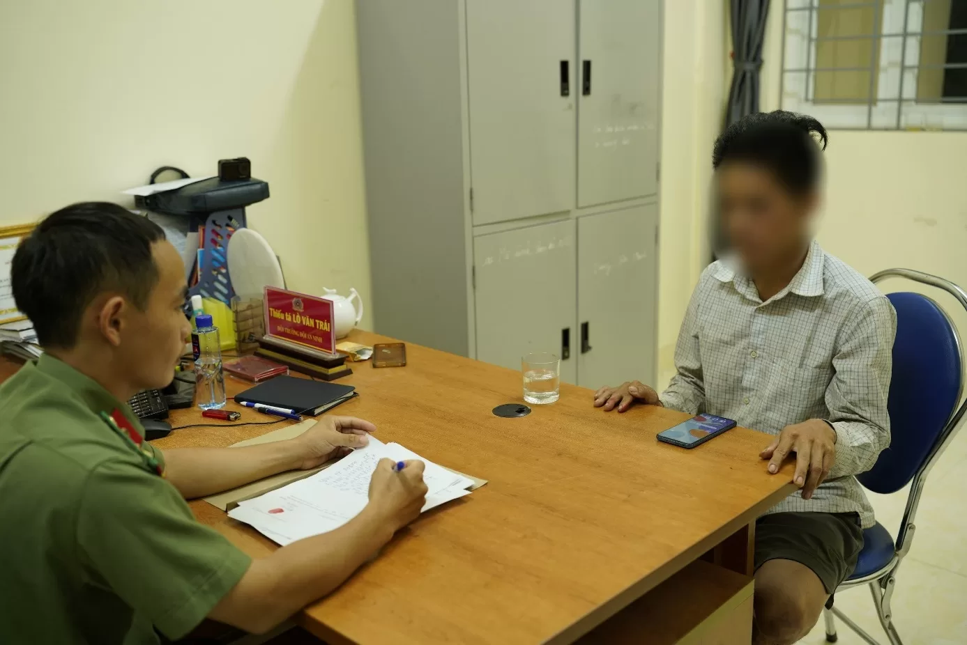 Anh Vàng A C tại cơ quan Công an