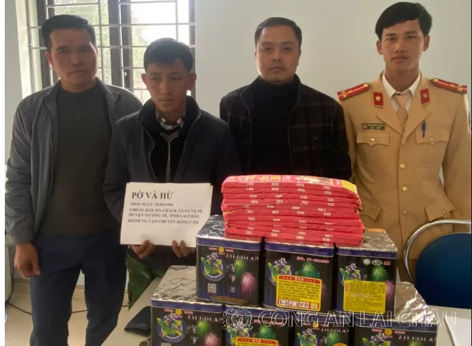 Bắt giữ đối tượng vận chuyển 20kg pháo hoa, pháo nổ.