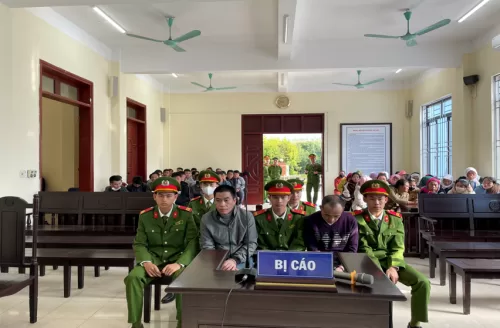 Sơ thẩm: tử hình 02 bị cáo mua bán trái phép 02 bánh Heroine