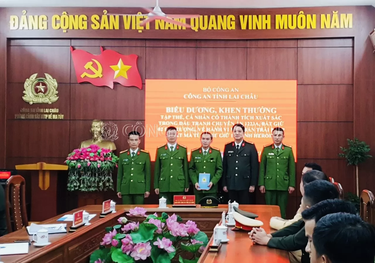 Biểu dương, thưởng nóng Phòng CSĐT tội phạm về ma túy lập chiến công xuất sắc từ ngày đầu ra quân tấn công trấn áp các loại tội phạm
