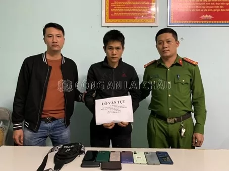 Người dân cảnh giác, phòng chống tội phạm giúp cơ quan Công an bắt giữ tên trộm điện thoại