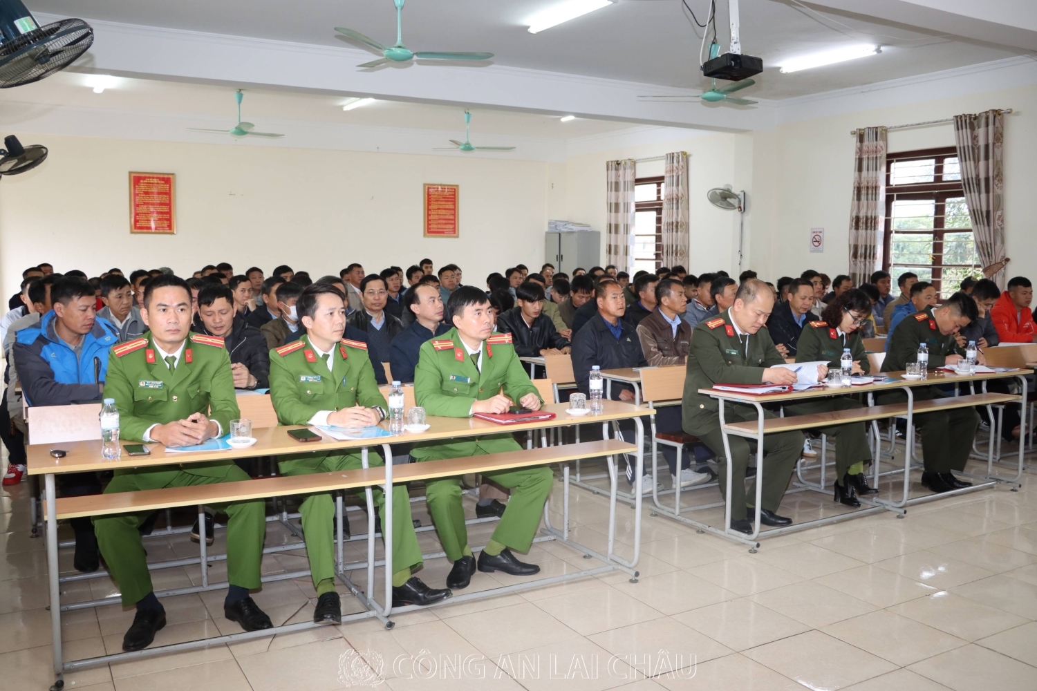 Đại biểu tham gia lớp Lễ khai giảng