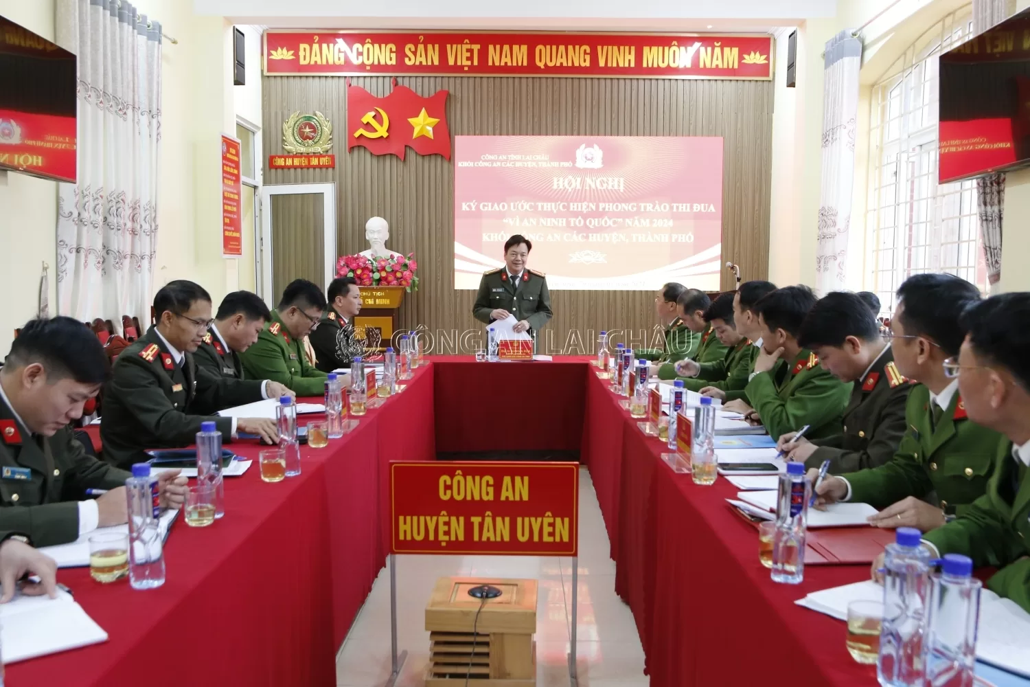 Đại tá Sùng A Súa - Phó giám đốc Công an tỉnh phát biểu chỉ đạo tại Hội nghị