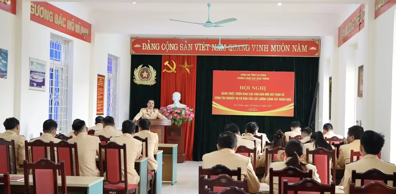Thượng tá Vũ Trọng Hiếu – Phó trưởng phòng Cảnh sát giao thông quán triệt, triển khai những nội dung mới, nhiệm vụ trọng tâm theo các văn bản mới của Bộ Công an