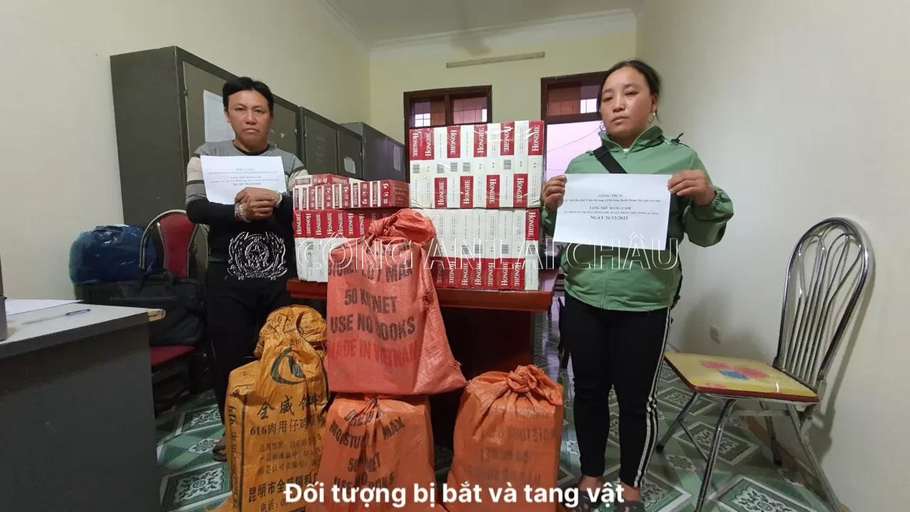 Phòng Cảnh sát kinh tế bắt 2 đối tượng thu 1620 bao thuốc lá nhập lậu