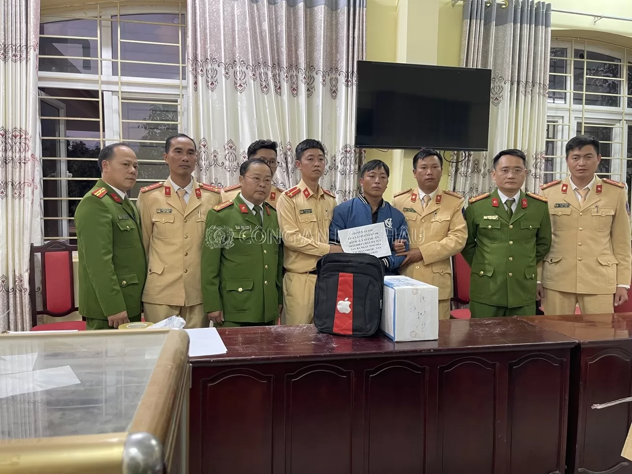 Công an huyện Tân Uyên liên tiếp lập công xuất sắc, phá chuyên án, thu giữ 10 bánh Heroin