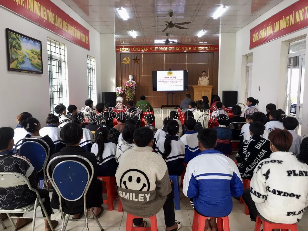 Quang cảnh buổi tuyên truyền