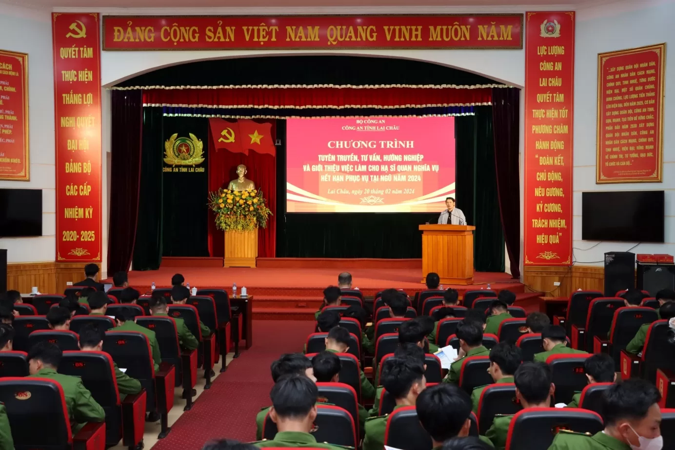 Công an tỉnh Lai Châu tổ chức Chương trình tư vấn, hướng nghiệp và giới thiệu việc làm đối với hạ sĩ quan nghĩa vụ hết hạn phục vụ tại ngũ năm 2024