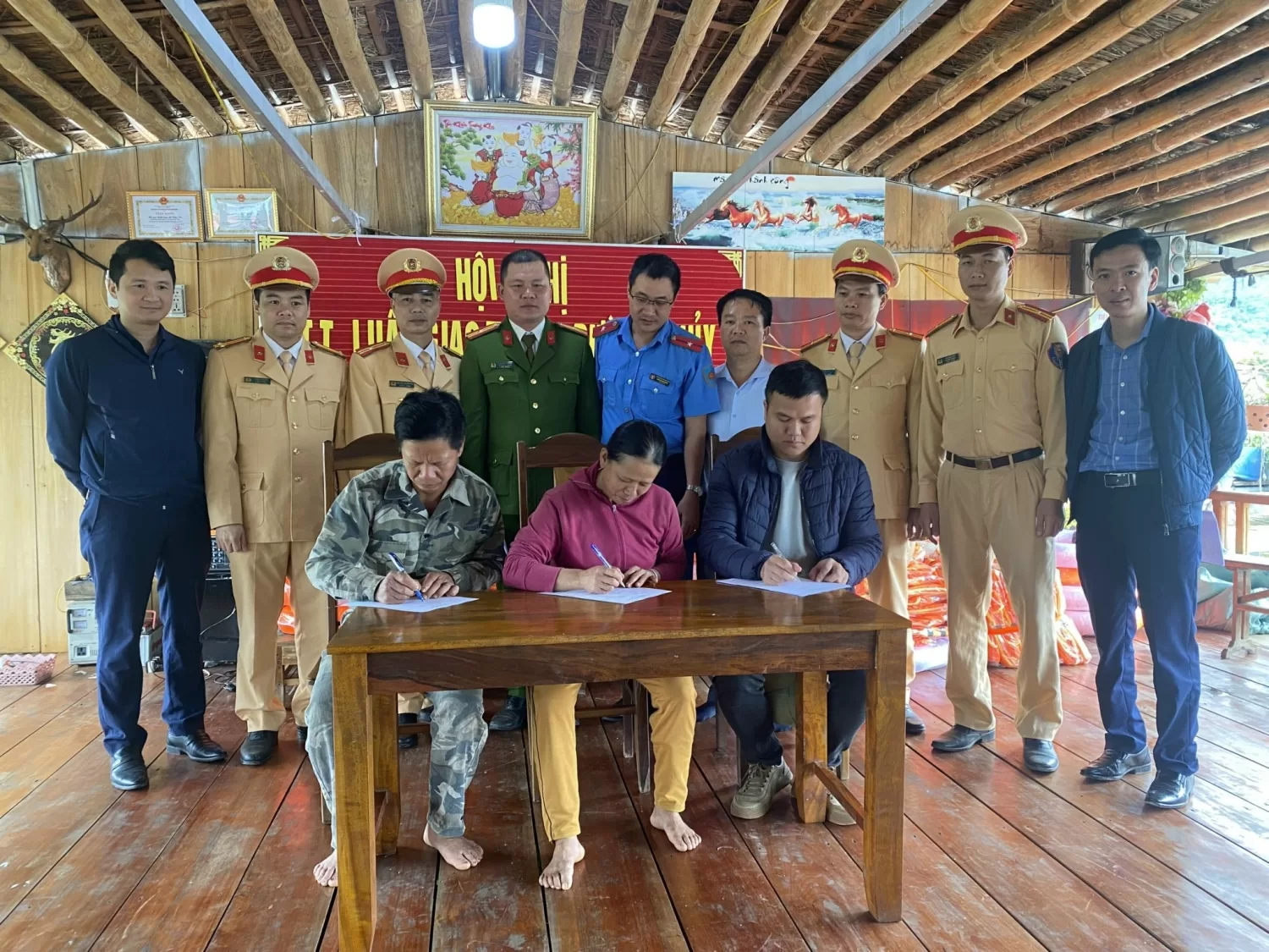 Nỗ lực nâng cao nhận thức cho người dân khi tham gia giao thông đường thủy nội địa