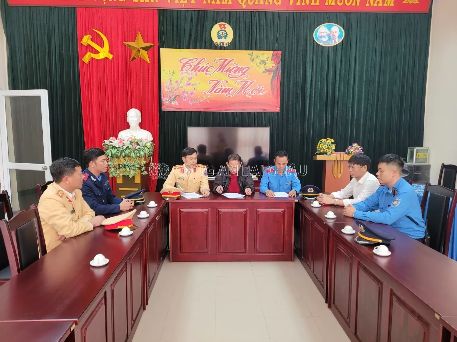 Lực lượng Cảnh sát giao thông, Thanh tra giao thông làm việc với đại diện Bến xe khách tỉnh