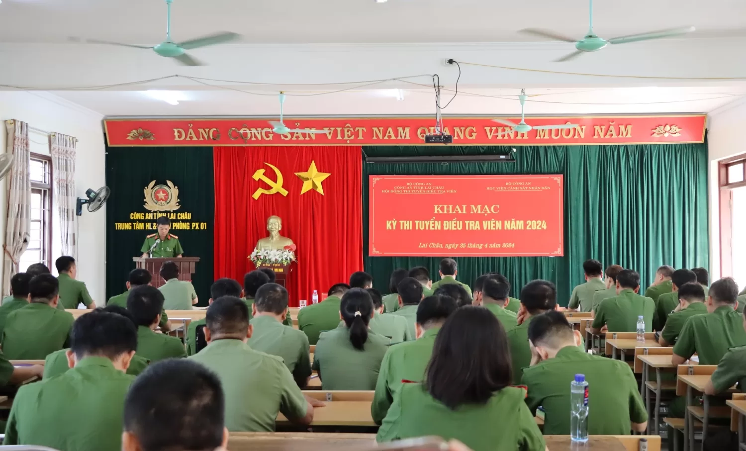 Quang cảnh buổi lễ