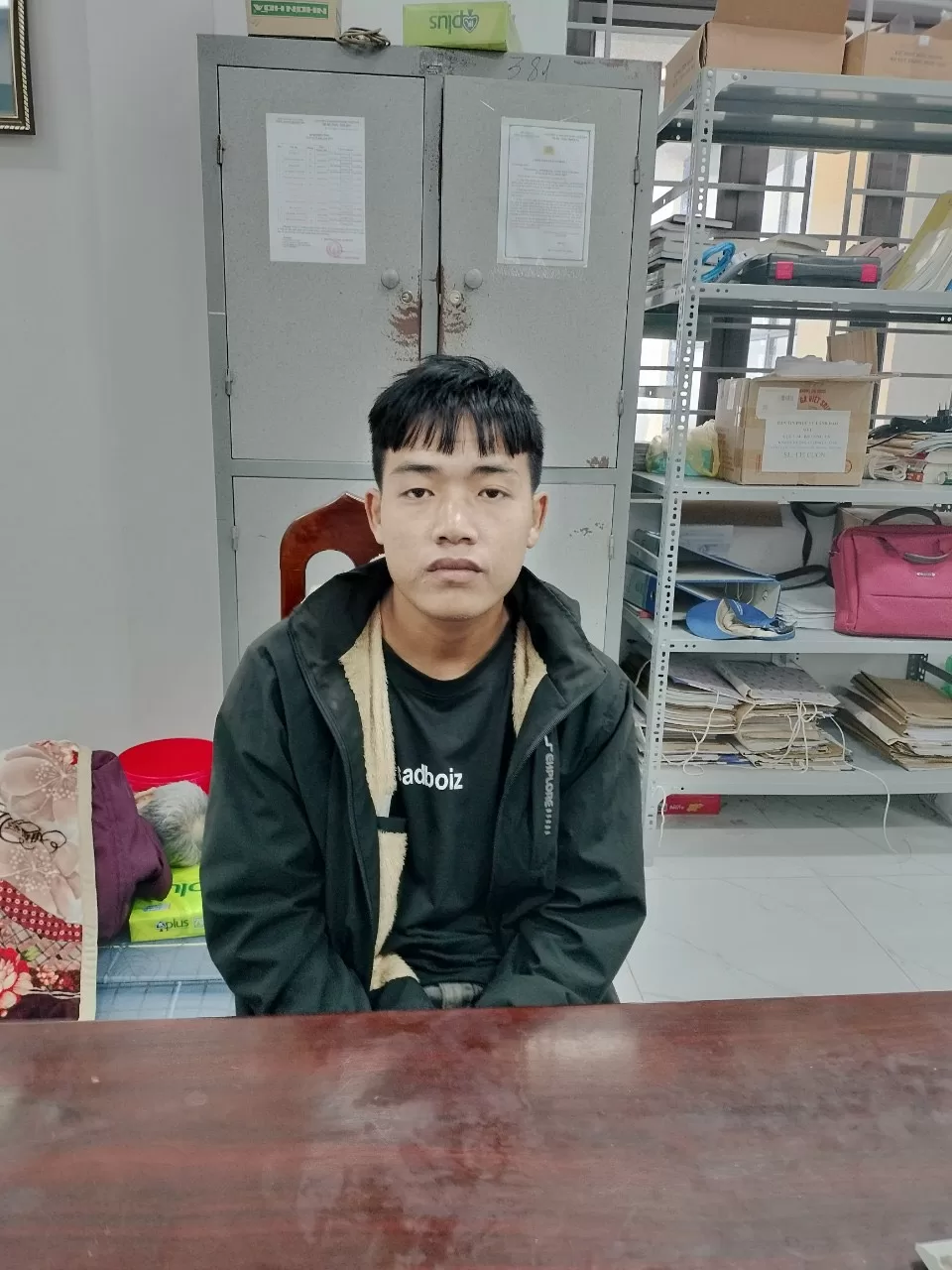 Vận động thành công đối tượng truy nã ra đầu thú