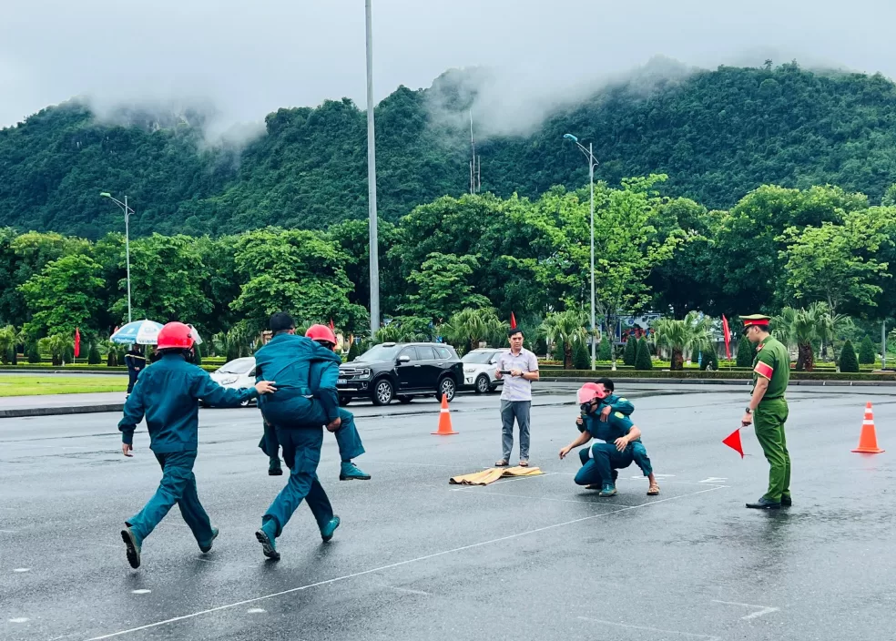 Sẵn sàng cho Hội thi nghiệp vụ chữa cháy và cứu nạn, cứu hộ “Tổ liên gia an toàn phòng cháy, chữa cháy” tỉnh Lai Châu năm 2024