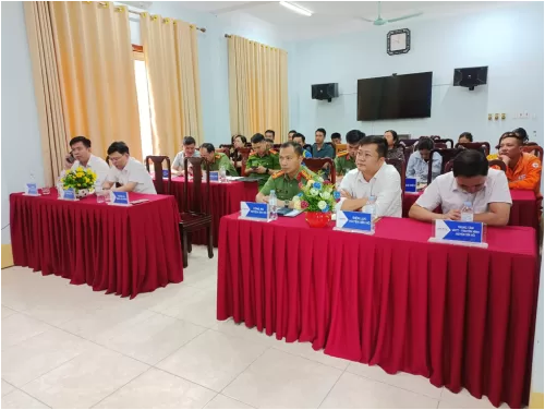 Hội nghị tuyên truyền và ký cam kết không thu mua vật tư, thiết bị điện không rõ nguồn gốc tại huyện Sìn Hồ
