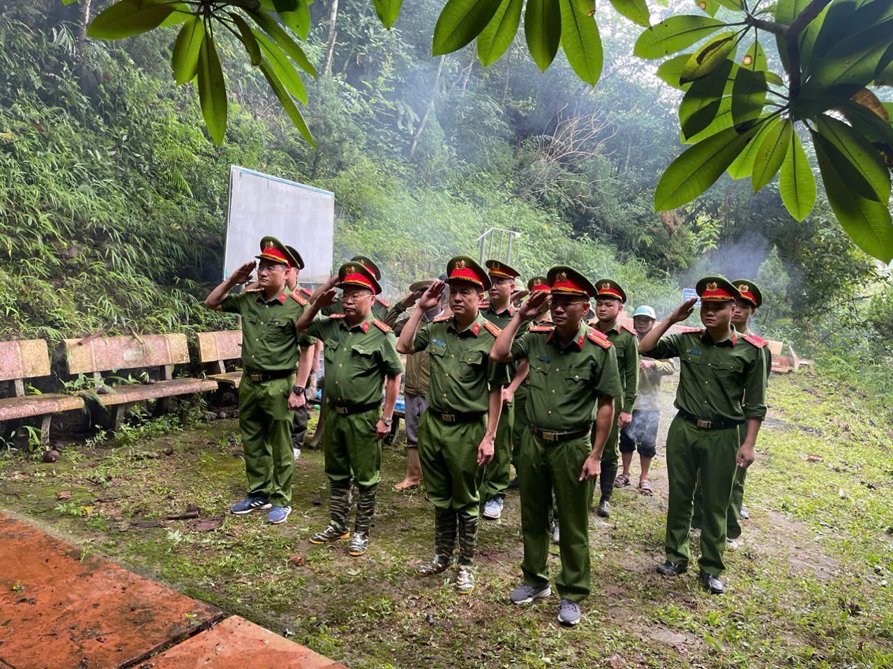 Lễ Dâng Hương tại Di tích Tổ Công an danh dự trừ gian