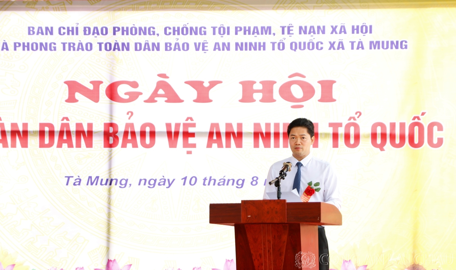 Đồng chí Vũ Mạnh Hà - Phó Bí thư Thường trực Tỉnh ủy phát biểu chỉ đạo tại ngày hội