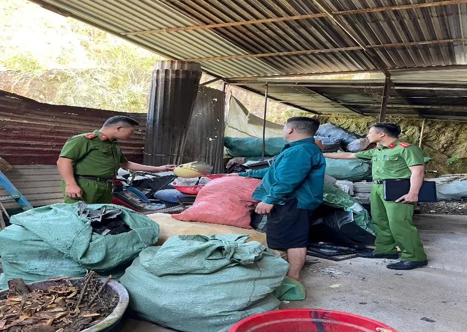 Công an thị trấn Than Uyên triển khai tuyên truyền công tác phòng cháy chữa cháy