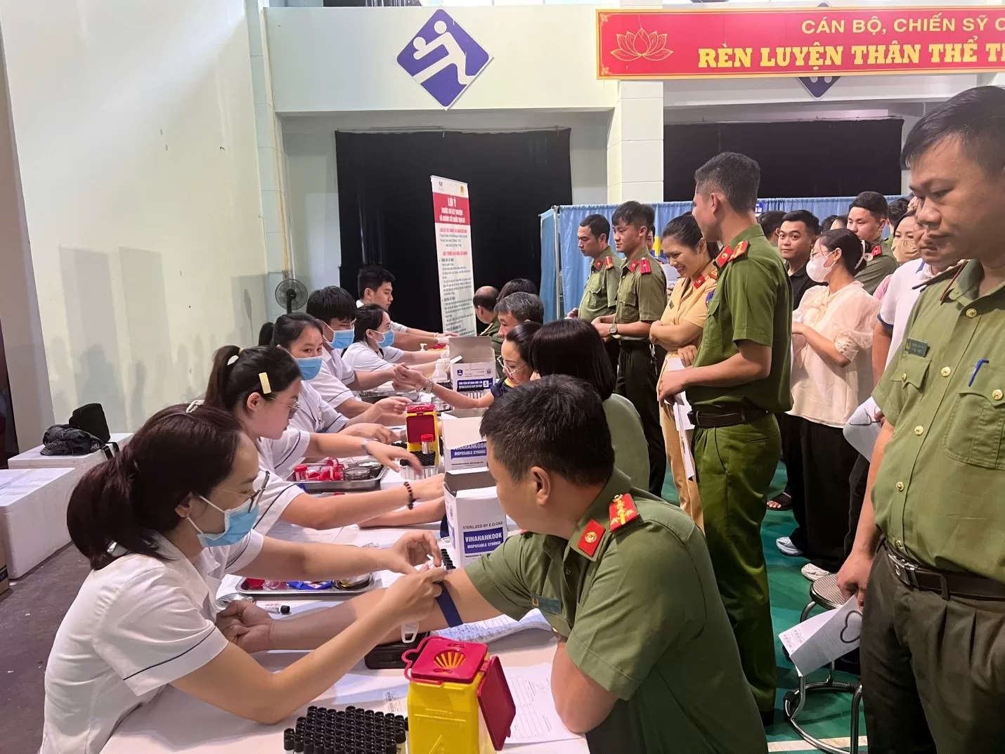 Triển khai công tác xét nghiệm cho cán bộ, chiến sĩ Công an tỉnh Lai Châu nhằm hỗ trợ chẩn đoán và sàng lọc nguy cơ bệnh lý