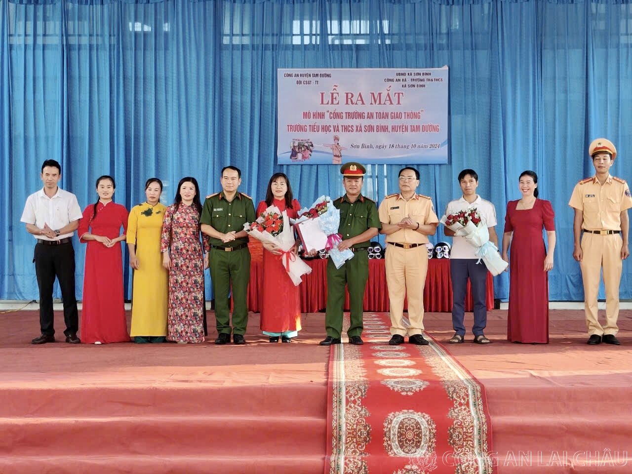 Ra mắt mô hình “Cổng trường an toàn giao thông” tại Trường Tiểu học, THCS xã Sơn Bình