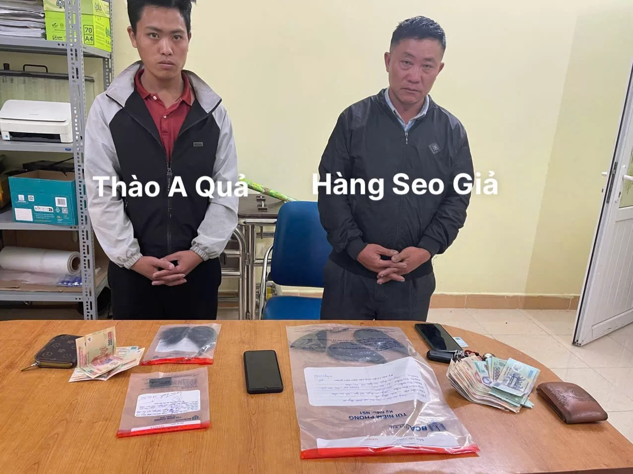 Khởi tố, tạm giam 02 bị can lừa bán số lượng lớn 